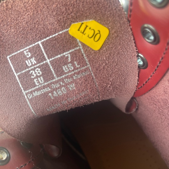 Women’s Dr Martens burgundy size 7 - Picture 6 of 6